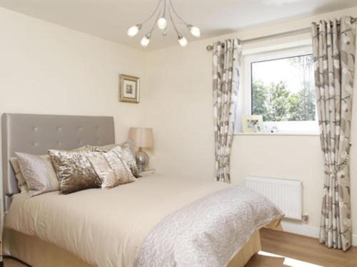 הית'רו Apple House Guesthouse Heathrow Airport מראה חיצוני תמונה