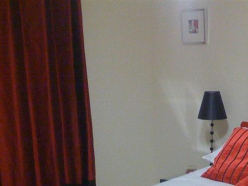 הית'רו Apple House Guesthouse Heathrow Airport מראה חיצוני תמונה