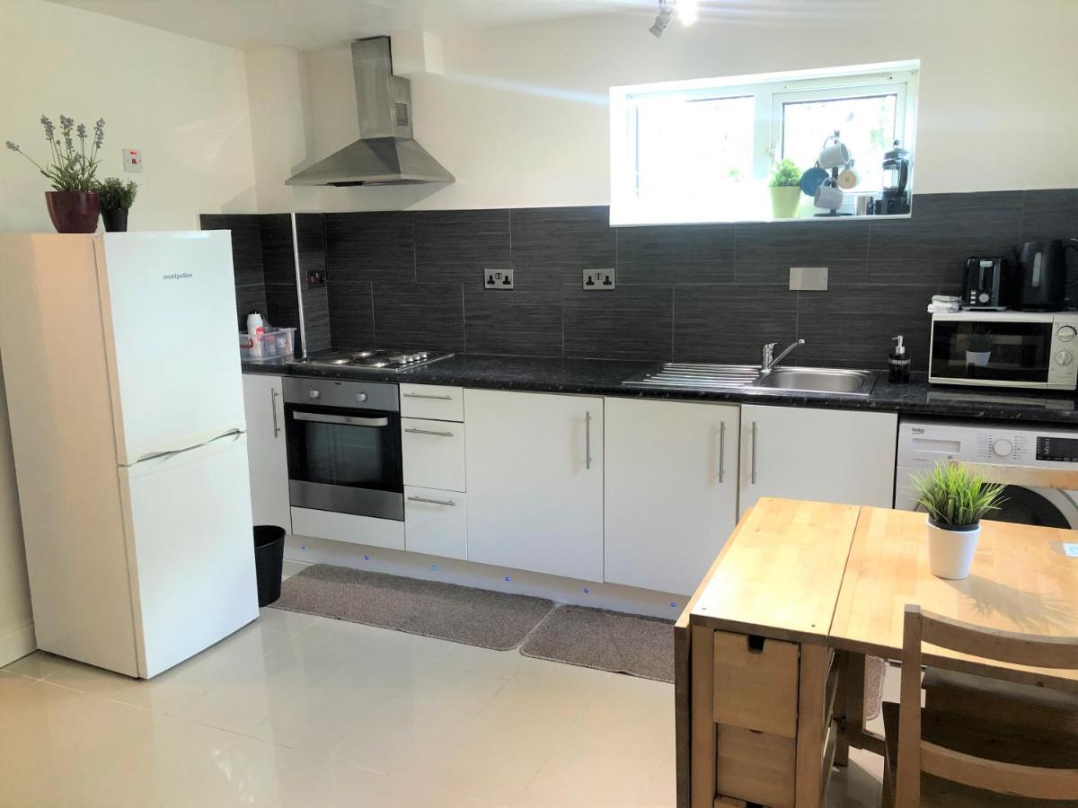 הית'רו Apple House Guesthouse Heathrow Airport חדר תמונה