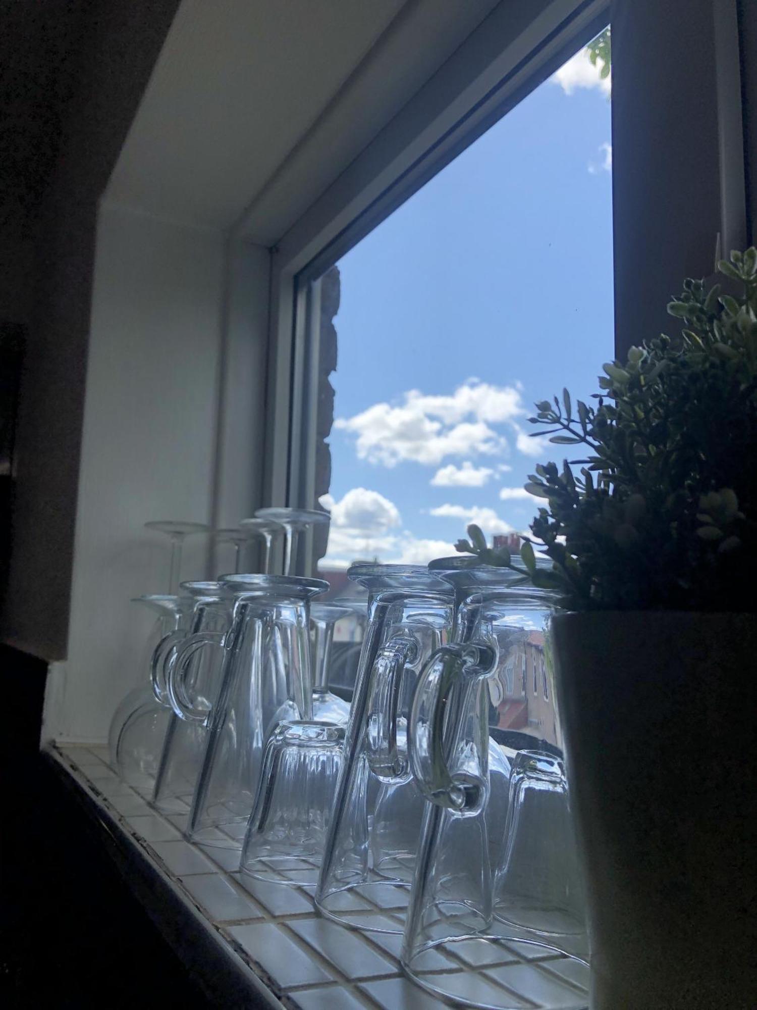 הית'רו Apple House Guesthouse Heathrow Airport חדר תמונה